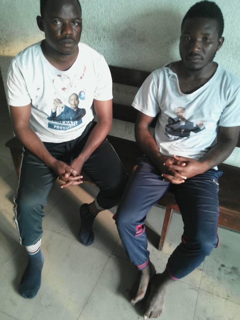 Deux partisans de l’opposition dans un cachot à Goma, en République démocratique du Congo, après que la police les a arrêtés et battus le 30 juin 2019. Ils ont été relâchés le lendemain.