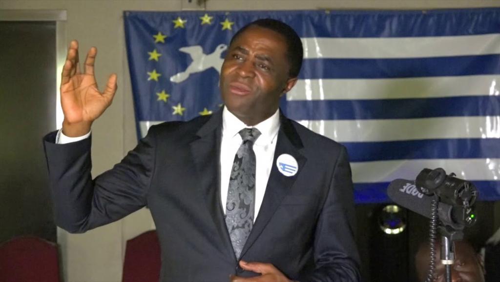 Sisiku Ayuk Tabe a été condamné à la prison à perpétuité par un tribunal militaire au Cameroun le 20 août 2019.