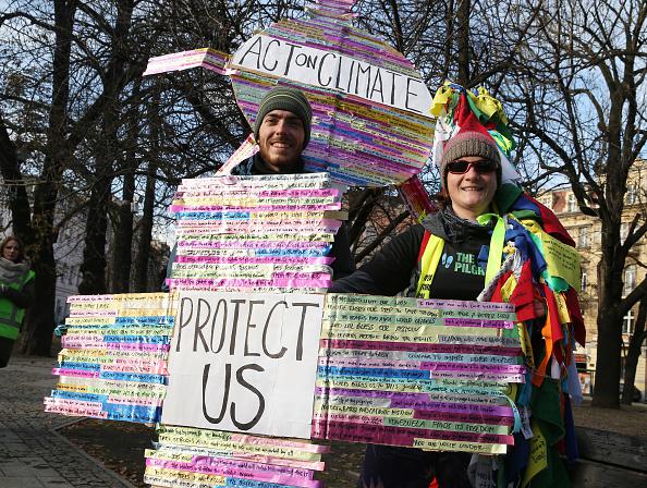 Des manifestants défilent pendant le sommet des Nations Unies sur le changement climatique COP24 à Katowice (Pologne), le 8 décembre 2018. 