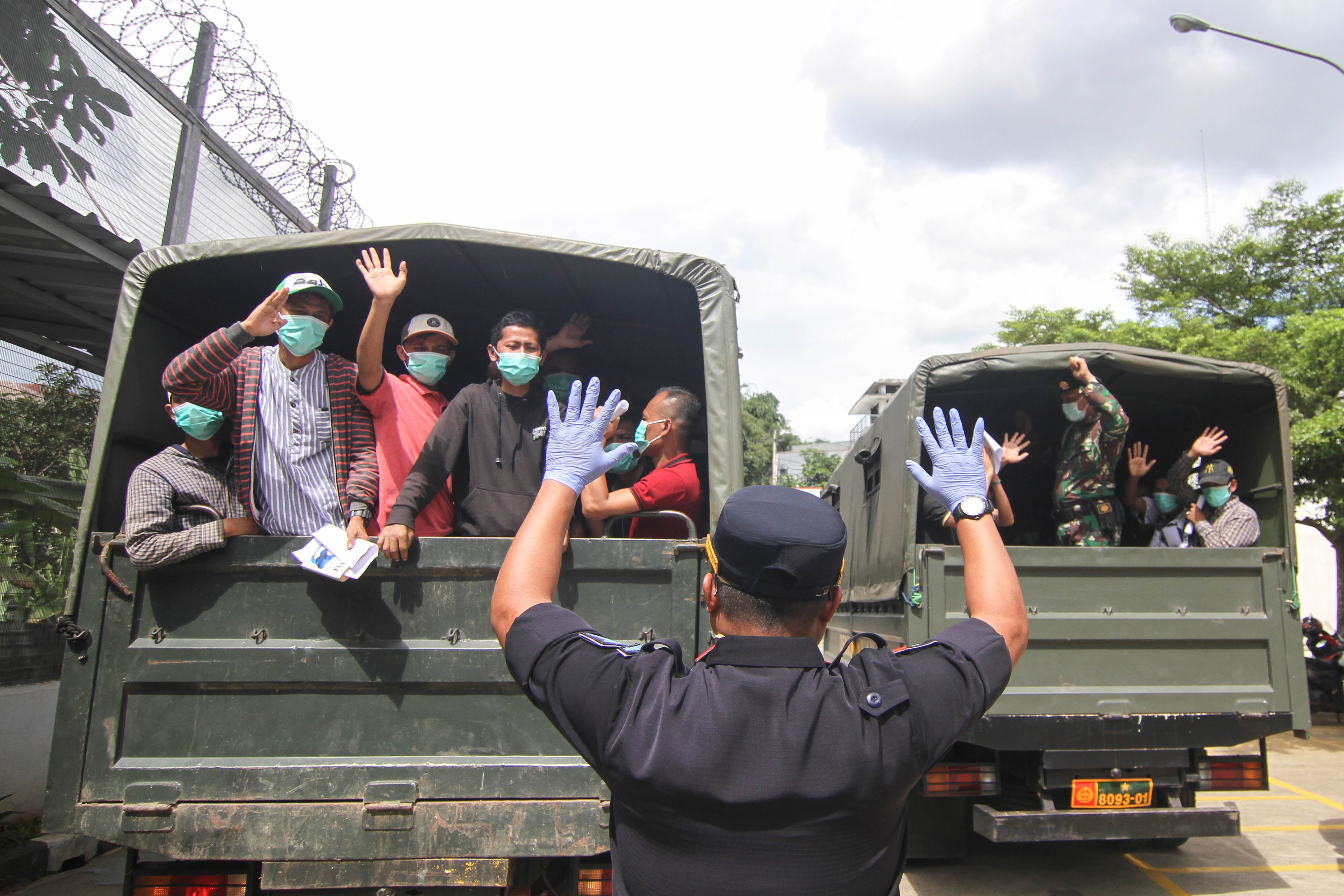 Indonesian prisoners approaching the end of their sentences are released to avoid a coronavirus outbreak in overcrowded prisons in Depok, near Jakarta, Indonesia, April 2, 2020. 