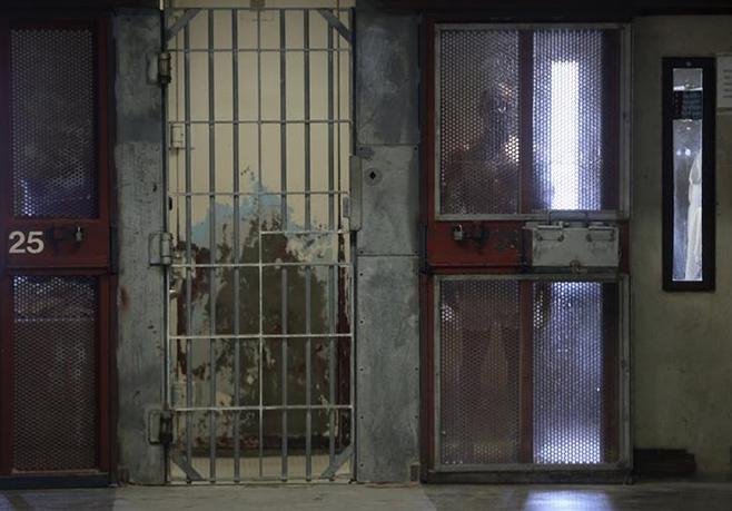 2015_us_solitary_confinement_.jpg?itok=e9TvStwn