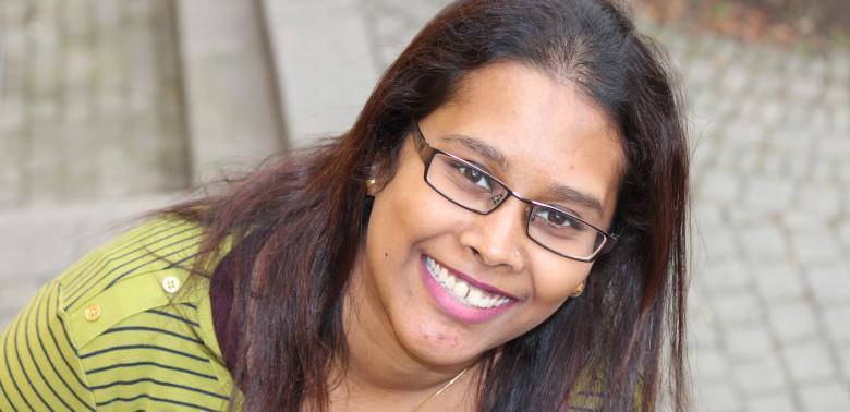 Berdepan Hukum Penjara di Malaysia kerana Menayangkan Filem PHOTO