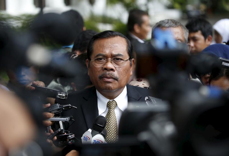 Indonesia's Attorney General Muhammad Prasetyo speaks to journalists at the Presidential Palace in Jakarta, Indonesia April 28, 2015.