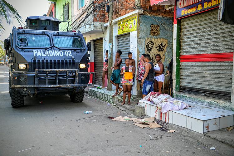 Brasil: Execuções Extrajudiciais Comprometem a Segurança Pública no Rio
