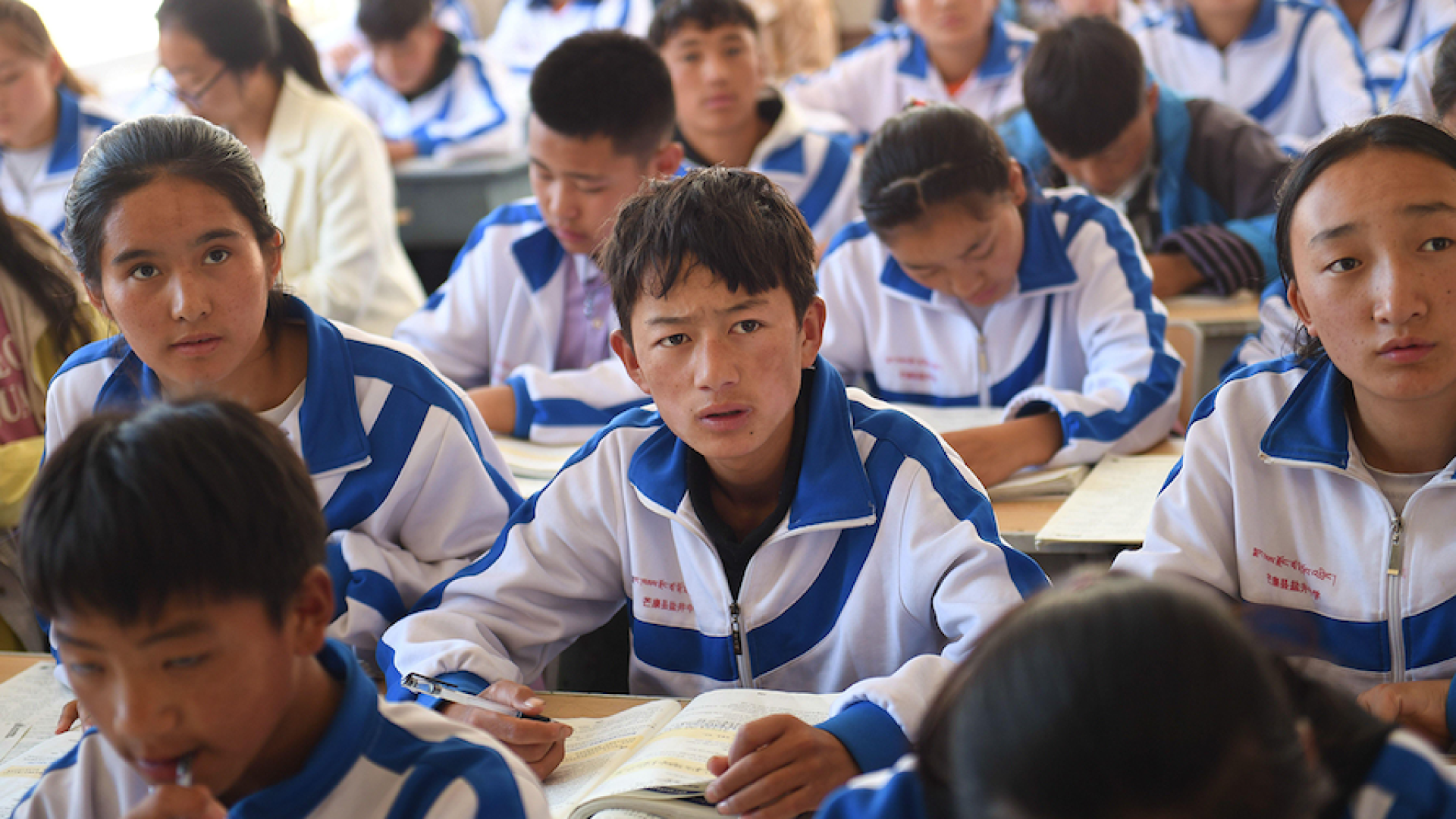 China: Tibetan Children Denied Mother-Tongue Classes | Human Rights Watch