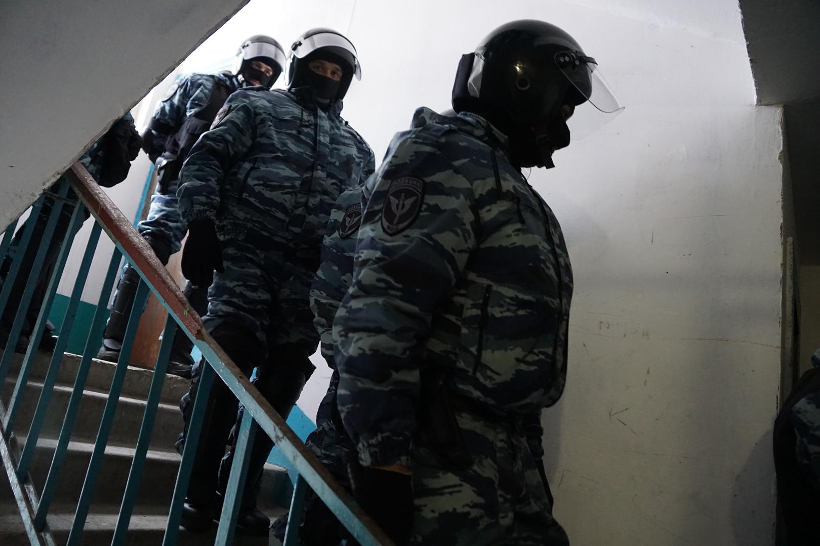 Law enforcement officials during the search in Emil Kurbedinovâs office, Bakhchysarai, Crimea, January 26, 2017.