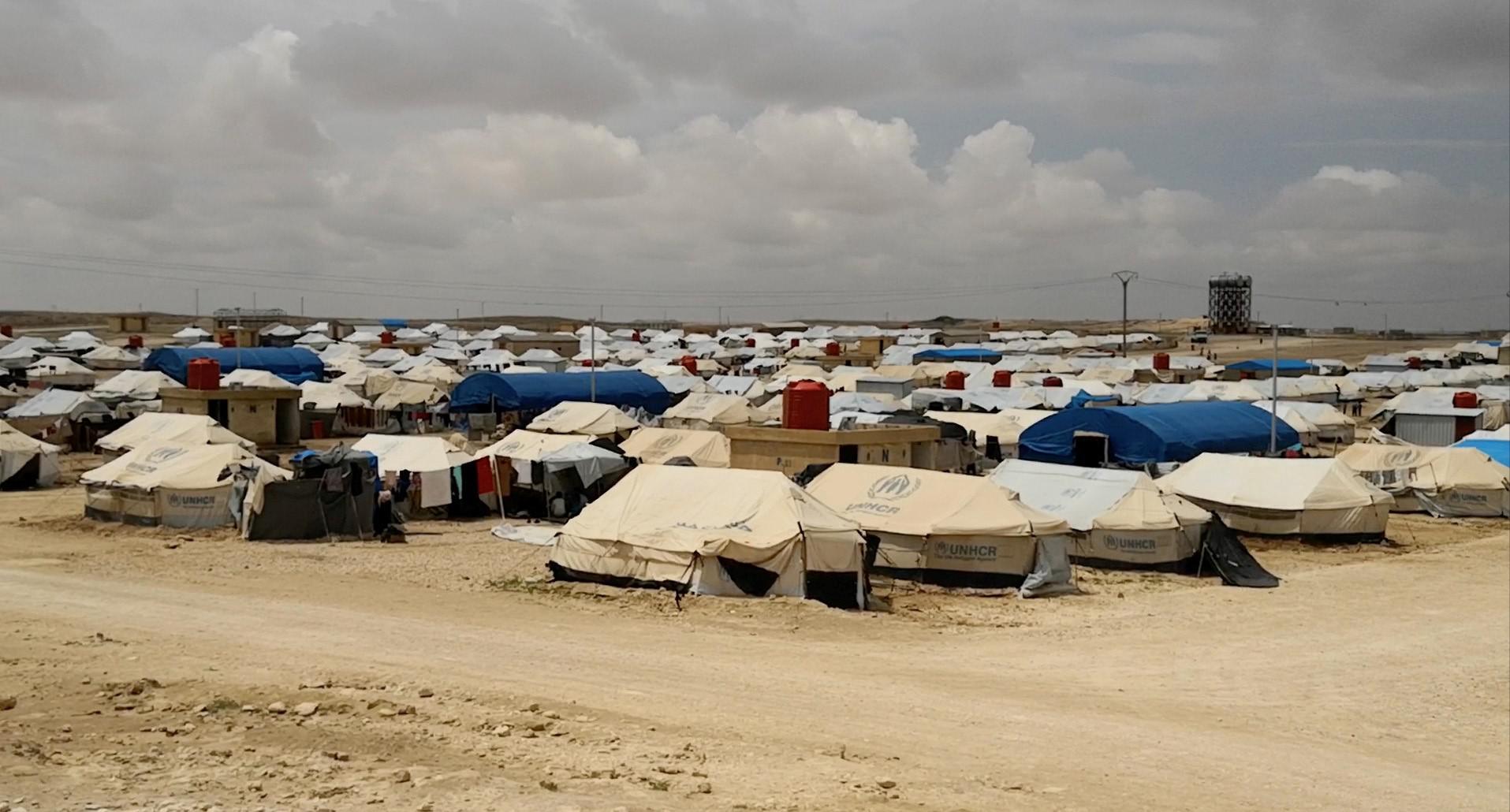 سوريا آلاف النازحين محتجزون في مخيمات Human Rights Watch