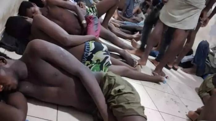 Hundreds of Ethiopian migrants detained in unsanitary and abusive conditions at the Jizan immigration detention facility in Jizan City, Saudi Arabia, after being forcibly expelled from Yemen, April 2020. © 2020 private