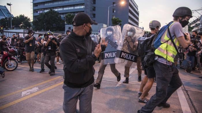 202111asia_thailand_dindaeng_protest