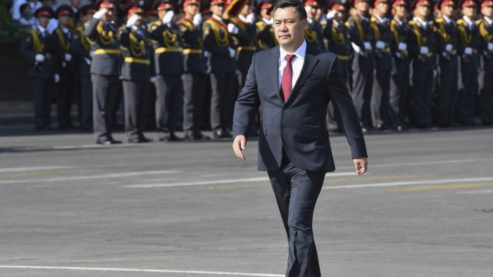 Президент Кыргызстана Садыр Джапаров на военном параде в честь Дня Независимости на площади Ала-Тоо в центре Бишкека, Кыргызстан. 31 августа 2021 г.