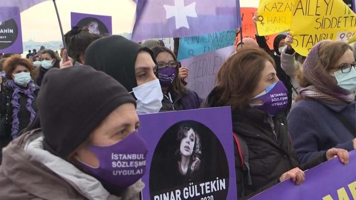 Women hold rally in Istanbul to defend rights