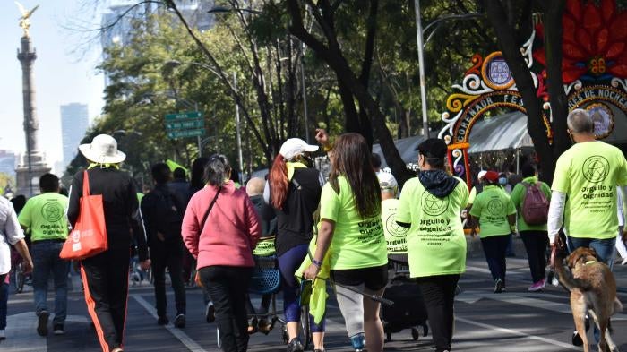Cientos de personas con discapacidad marchan para pedir ser visibles y por su derecho a ser incluidas en la sociedad, ciudad de México, 2021.