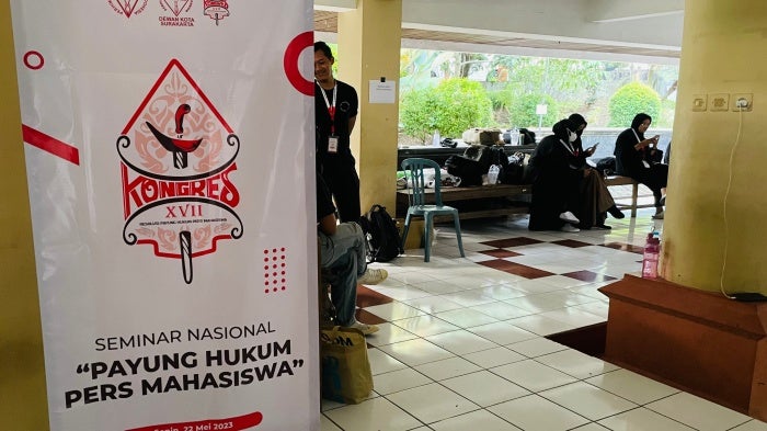 Participants at a student-journalist organized conference on the “legal umbrella” (payung hukum) of laws and regulations that protect media outlets, in Solo, Central Java, May 2023.