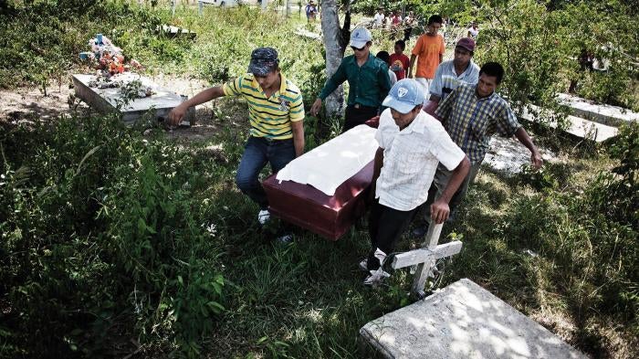 Rigores, Bajo Aguán, August 15, 2011— Funeral of a campesino killed on August 14, 2011, in an armed confrontation on the Paso Aguán plantation.