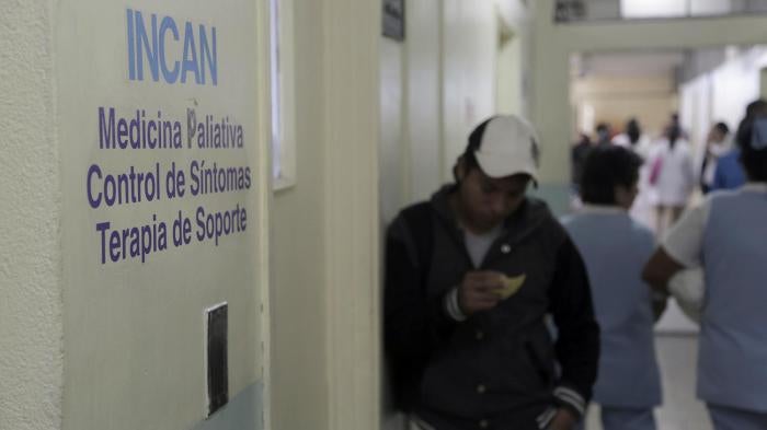 The palliative care services at the National Cancer Institute of Guatemala. Guatemala City, August 2015. © 2015 Human Rights Watch