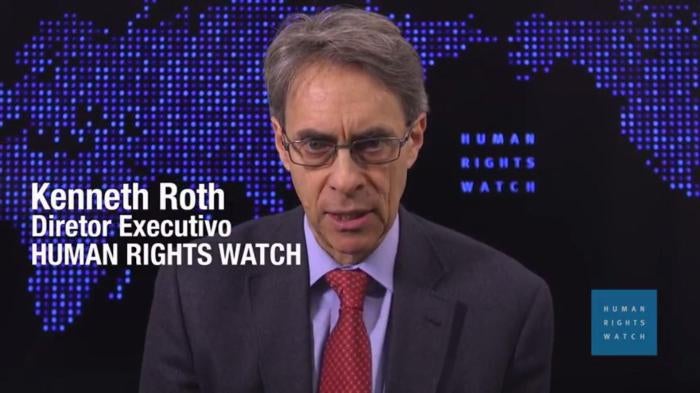 Um frame do vídeo com Kenneth Roth, presidente da Human Rights Watch.