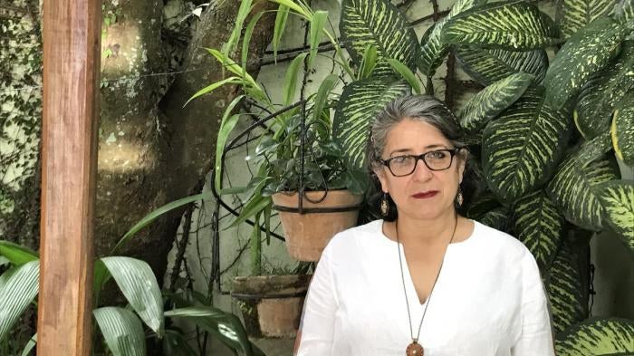 Cristina Alvarado es psicóloga y directora del Movimiento de Mujeres por la Paz “Visitación Padilla”, una organización de derechos de la mujer en Tegucigalpa, Honduras, que ayuda a sobrevivientes de violencia. 