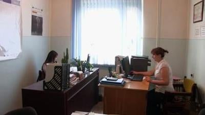 Кризисный центр «Арулаан» в кыргызском городе Ош оказывает различные услуги женщинам, пострадавшим от семейного насилия. Нехватка финансирования ставит оказание многих из таких услуг под вопрос. 