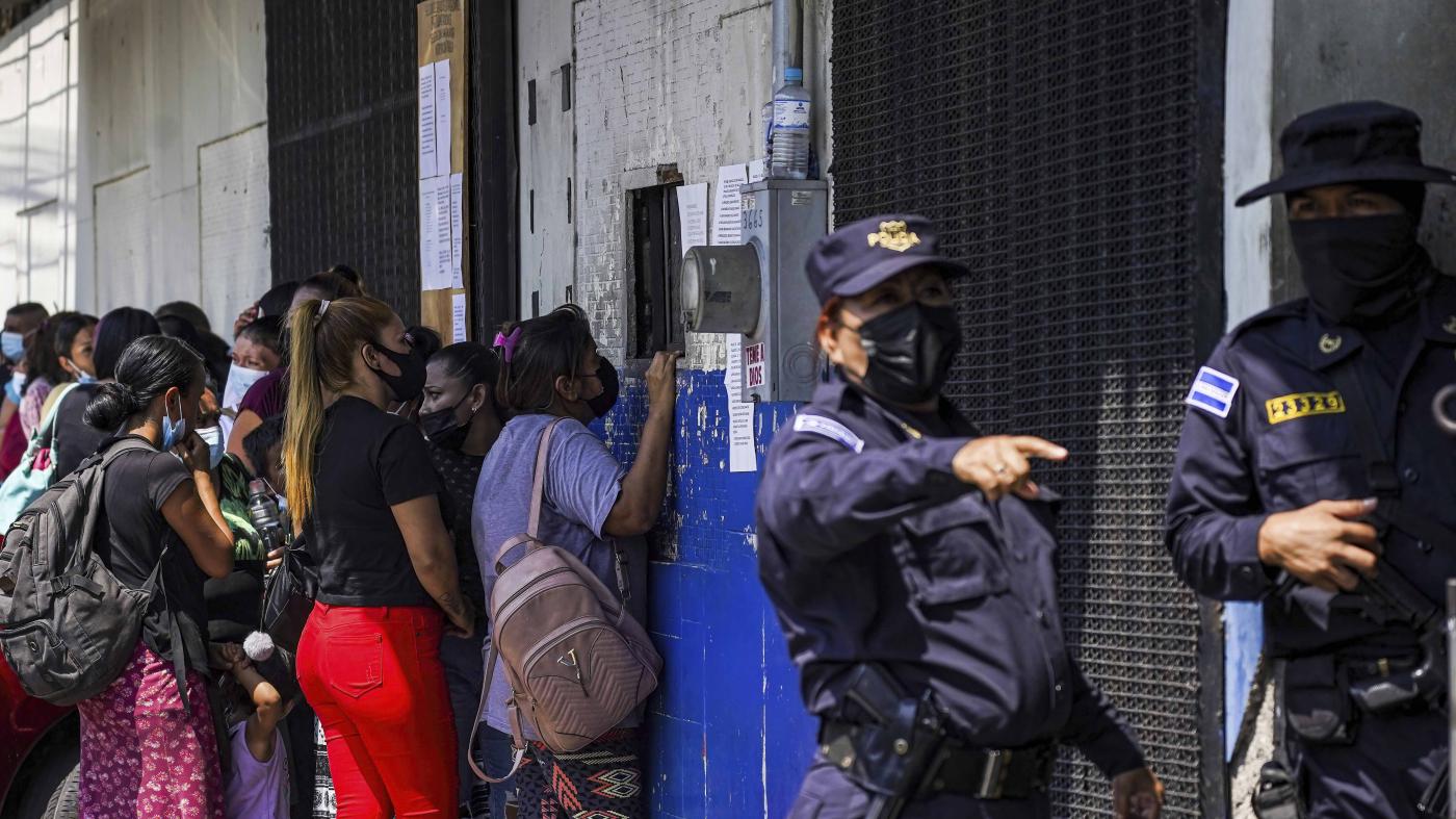 World Report 2023: El Salvador | Human Rights Watch