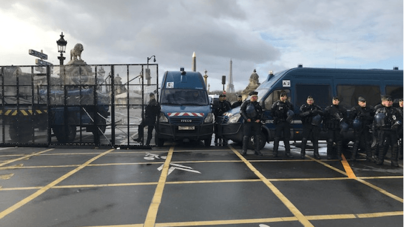 Barricade de gendarmerie, Jardin des Tuileries, Paris, 8 décembre 2018