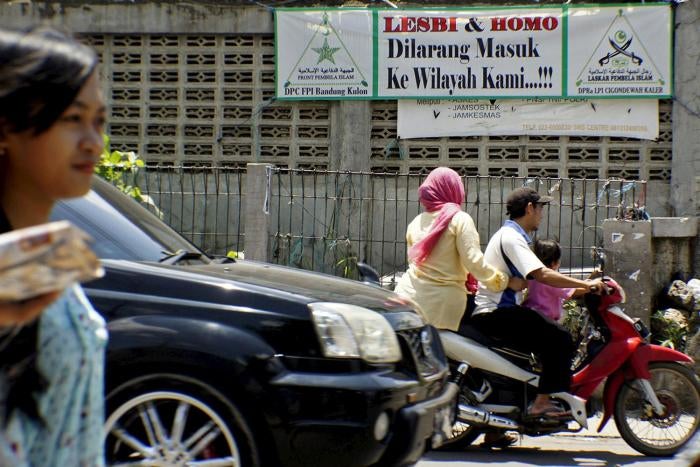 Kelompok Lgbt Indonesia Dalam Ancaman Hrw