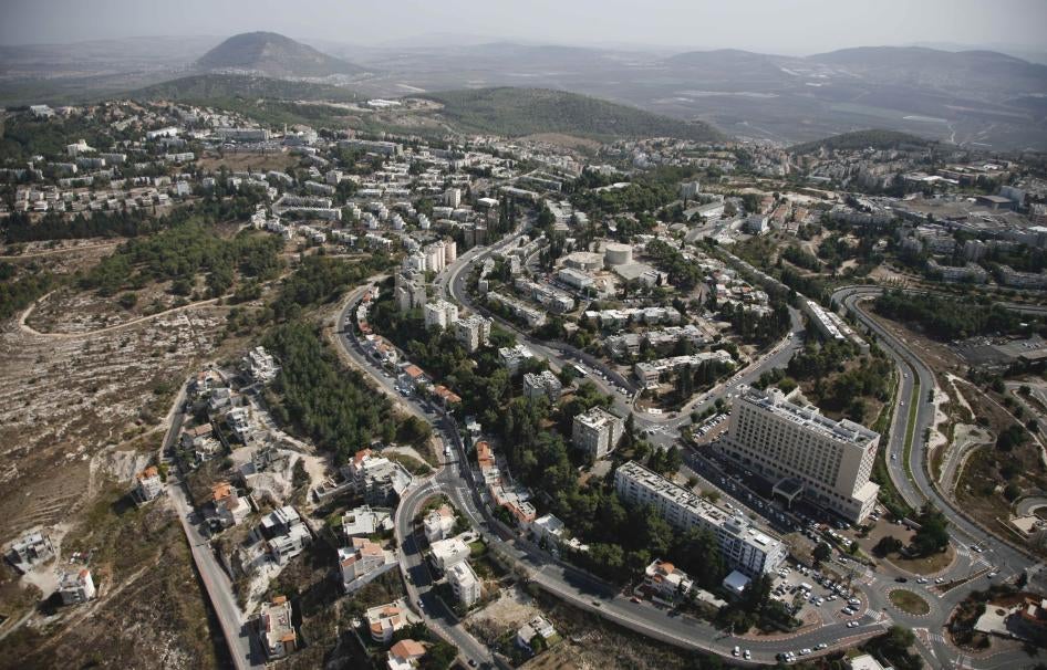 نوف هجليل، المدينة التي غيّرت اسمها من نتسيريت عيليت (الناصرة العليا) في 2019. صورة جويّة التُقِطت بين 2011 و2015. 