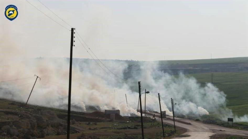 Las secuelas de un ataque aéreo con armas incendiarias en Khan Sheykhoun en la provincia de Idlib, el 16 de abril de 2017.