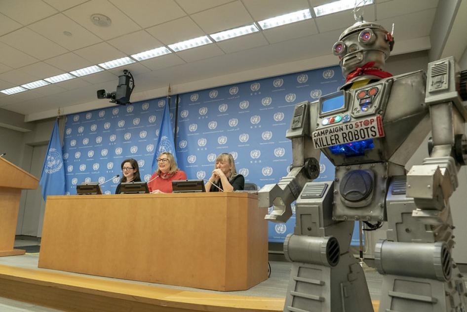 Conferencia de prensa de la Campaña contra los Robots de Combate en las Naciones Unidas en octubre de 2019.