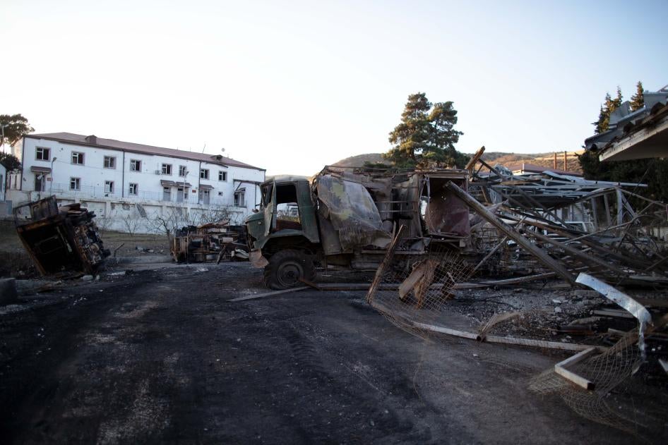 Территория военного госпиталя в Мартакерте, пострадавшего в результате азербайджанского удара 14 октября 2020 г. Мартакерт, Нагорный Карабах. 