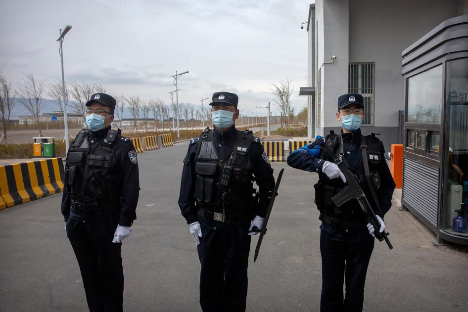 中国：国連の新報告書、「人道に対する罪」を指摘 | Human Rights Watch