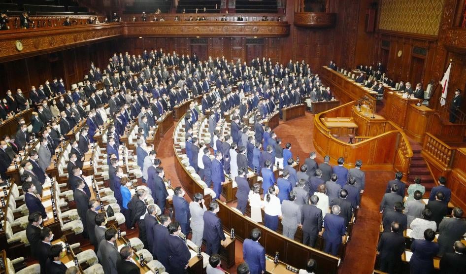 日本众议院在2022年2月1日的全体会议上通过决议，对中国新疆维吾尔自治区和香港等地的人权状况表达关切。