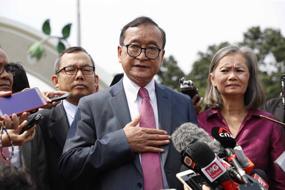 柬埔寨流亡反對黨領袖桑蘭西（Sam Rainsy）在馬來西亞吉隆坡向媒體發言，2019年11月12日。