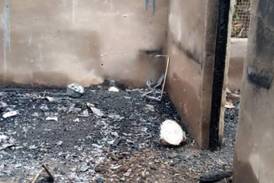 Les restes détruits d'une maison dans le quartier Sho à Belo, brûlée par des soldats camerounais lors d'une opération anti-insurrectionnelle le 11 juin 2022.