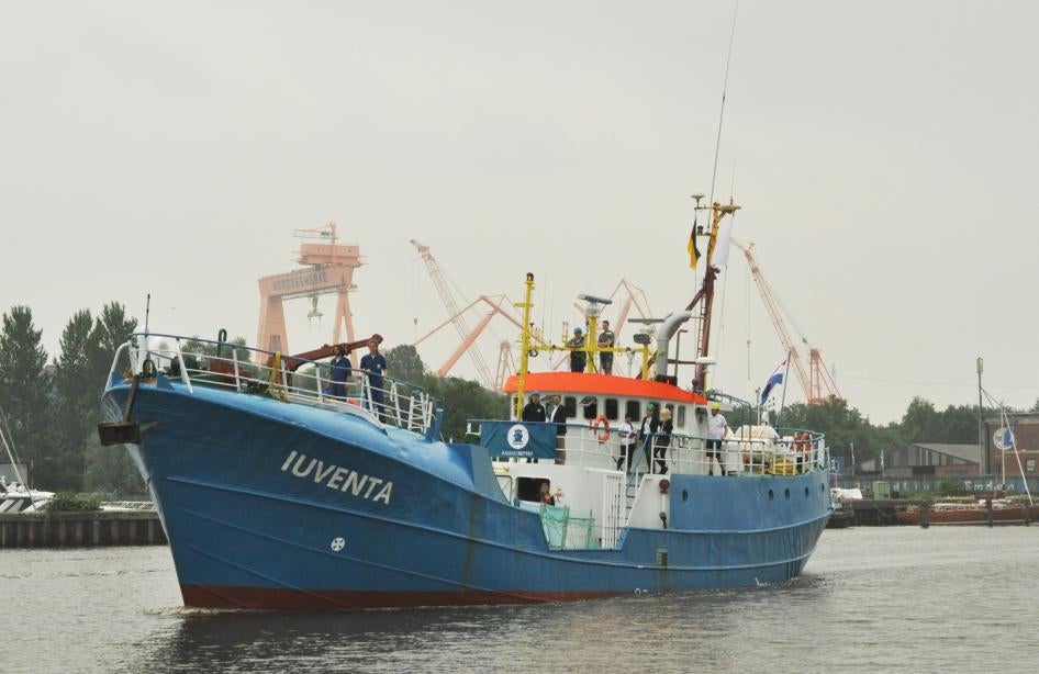 La nave di soccorso “Iuventa” ormeggiata nel porto di Emden (Bassa Sassonia) il 24 giugno 2016