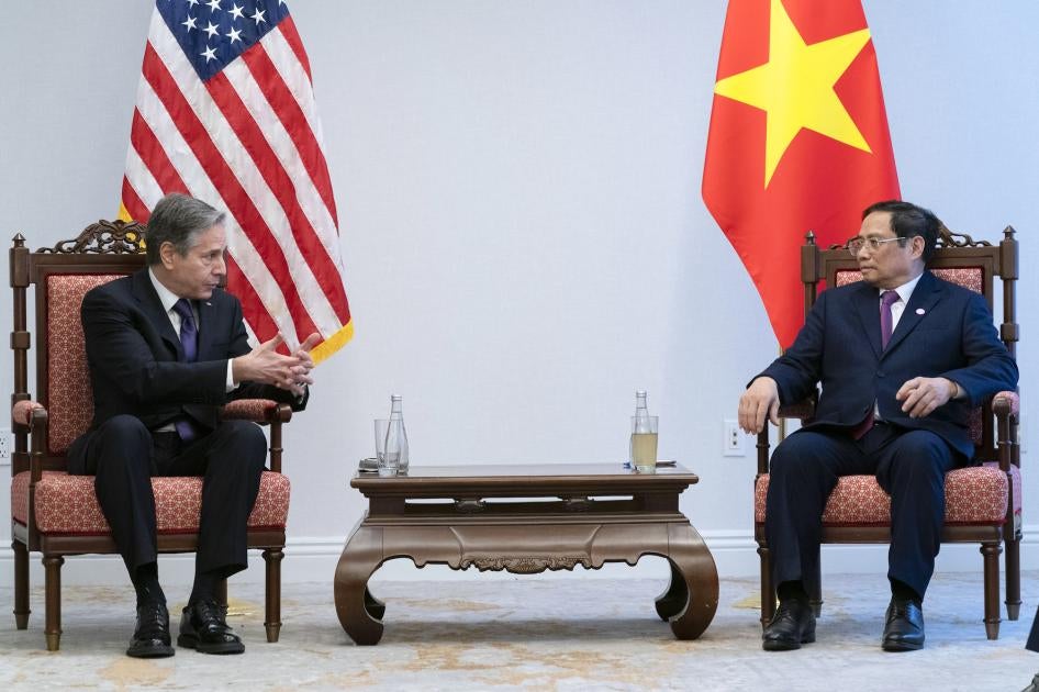 Ngoại trưởng Hoa Kỳ Antony Blinken, bên trái, gặp Thủ tướng Việt Nam Phạm Minh Chính ở Hoa Thịnh Đốn, Hoa Kỳ, vào ngày 13 tháng Năm năm 2022.