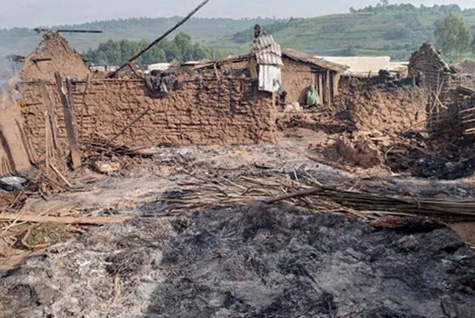 Les combattants de la CODECO ont détruit et brulé des centaines de huttes et d’abris de personnes déplacées lors d’un raid meurtrier du 12 juin 2023, province de l’Ituri, République démocratique du Congo, 13 juin 2023.