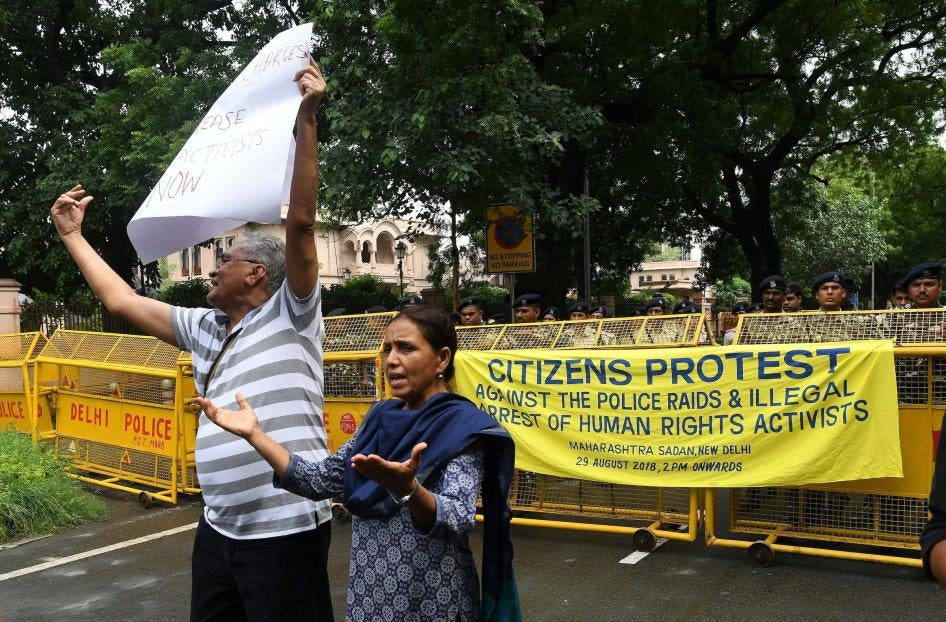  Indian Dalit rights activists protest against the police raid and illegal arrest of human right activists under the Unlawful Activities Prevention Act (UAPA) during a protest in New Delhi, August 29, 2018. 