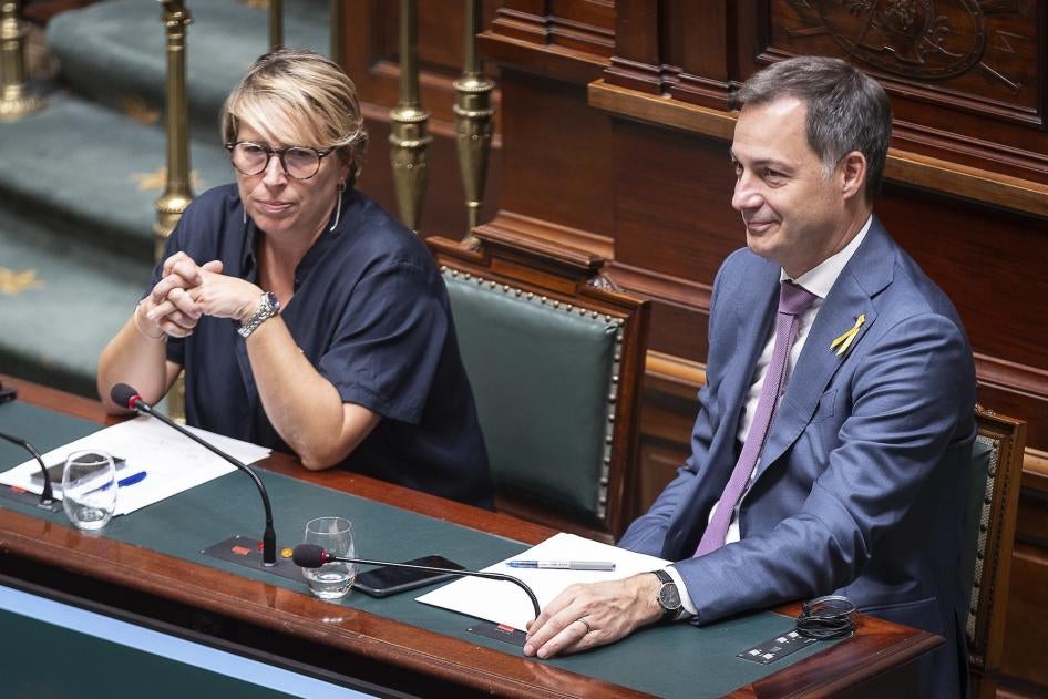 Minister for Development Cooperation and Metropolitan Policy Caroline Gennez and Prime Minister Alexander De Croo during a plenary session of the Chamber at the Federal Parliament in Brussels, October 19, 2023. 