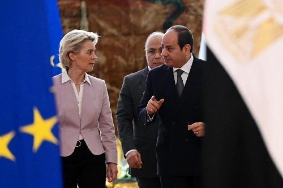 رئيس "المفوضية الأوروبية" أورسولا فون دير لاين تلتقي بالرئيس المصري عبد الفتاح السيسي، 15 يونيو/حزيران 2022.