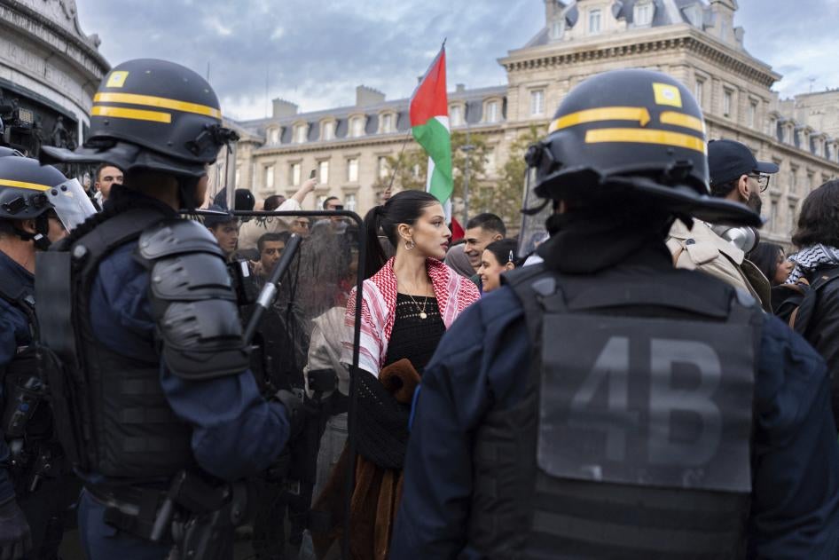 Protestors in support of Palestine fill the Republique square, Paris, France after the prefect lifts the ban on protests, October 19, 2023. 