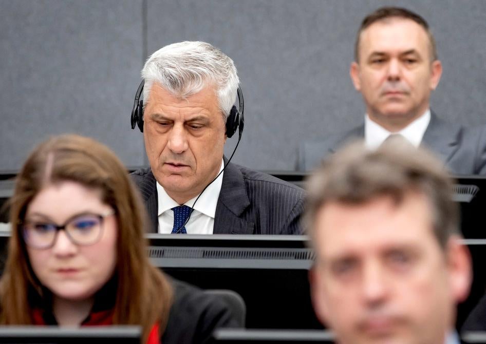 Ish-presidenti i Kosovës Hashim Thaçi merr pjesë në gjykimin e tij për krime lufte në Hagë, Holandë, 3 prill 2023
