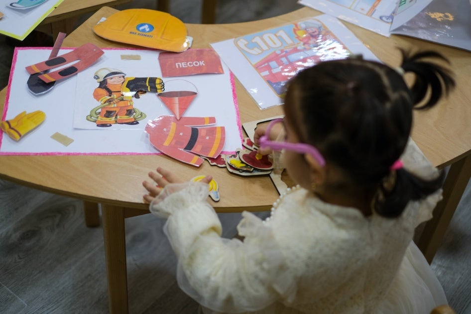 A young girl in her pre-primary class in Tashkent, Uzbekistan. In 2022, Uzbekistan hosted the World Conference on Early Childhood Care and Education. 
