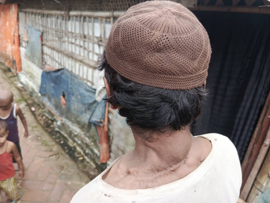 “हर जगह बिखरे हुए कंकाल और खोपड़ियाँ”