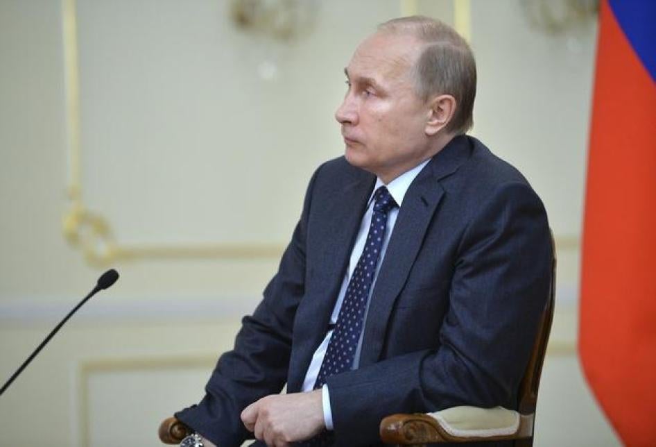Президент России Владимир Путин на встрече в представителями Фонда Развития Интернет-Инициатив за пределами Москвы, 27 марта 2015 г.