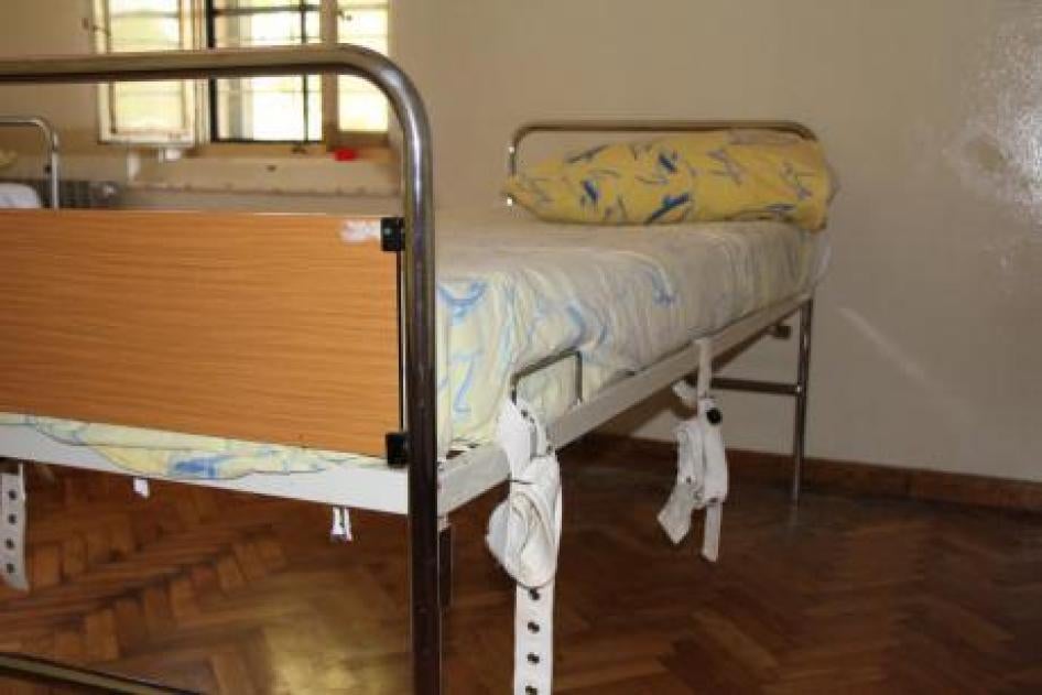 Restraints on a bed in Lopaca Psychiatric Hospital. Emina Cerimovic/Human Rights Watch 2014. 