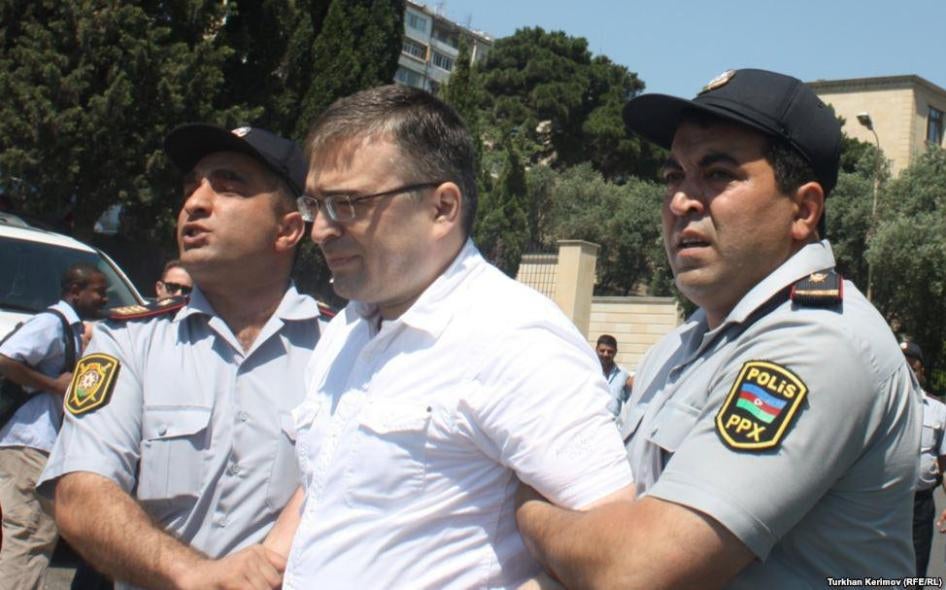 Ilgar Mammadov, lors de son arrestation durant une manifestation tenue à Bakou, en Azerbaïdjan, en février 2013.