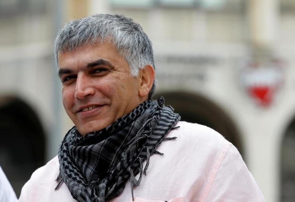 Aktivis hak asasi manusia Nabeel Rajab asal Bahrain tiba di pengadilan Manama, 11 Februari 2015 untuk menghadiri sidang banding
