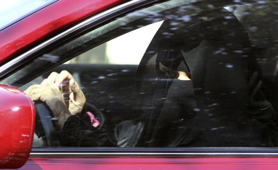  امرأة تقود سيارة في المملكة العربية السعودية 22 أكتوبر 2013