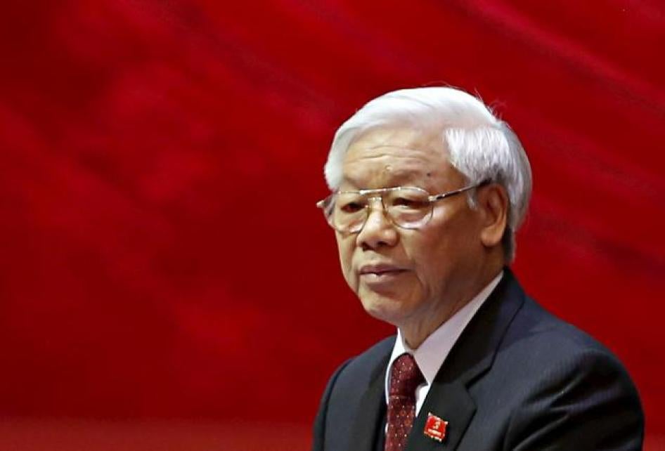越南共产党总书记阮富仲在越共十二大开幕式上作报告，越南河内，2016年1月21日。