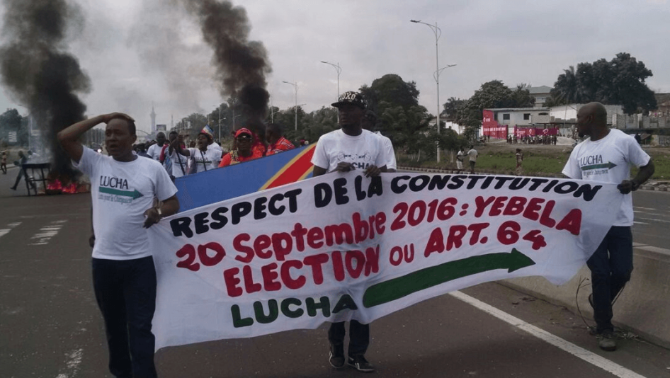 Activistas juveniles en defensa de la democracia protestando contra el retraso de las elecciones en Kinshasa, capital de la República Democrática del Congo, el 19 de septiembre 2016.